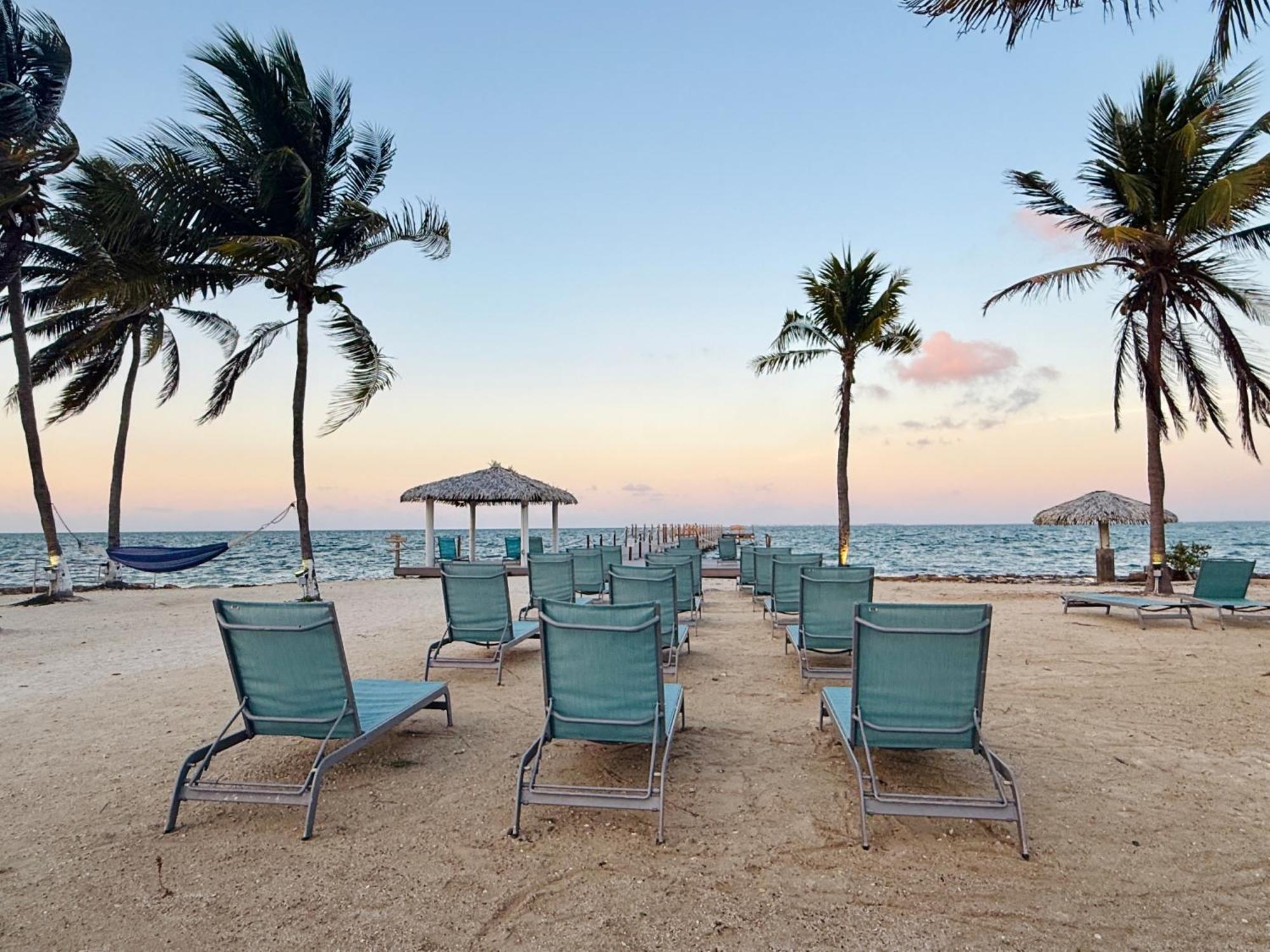 The Grand Caymanian Resort George Town Extérieur photo